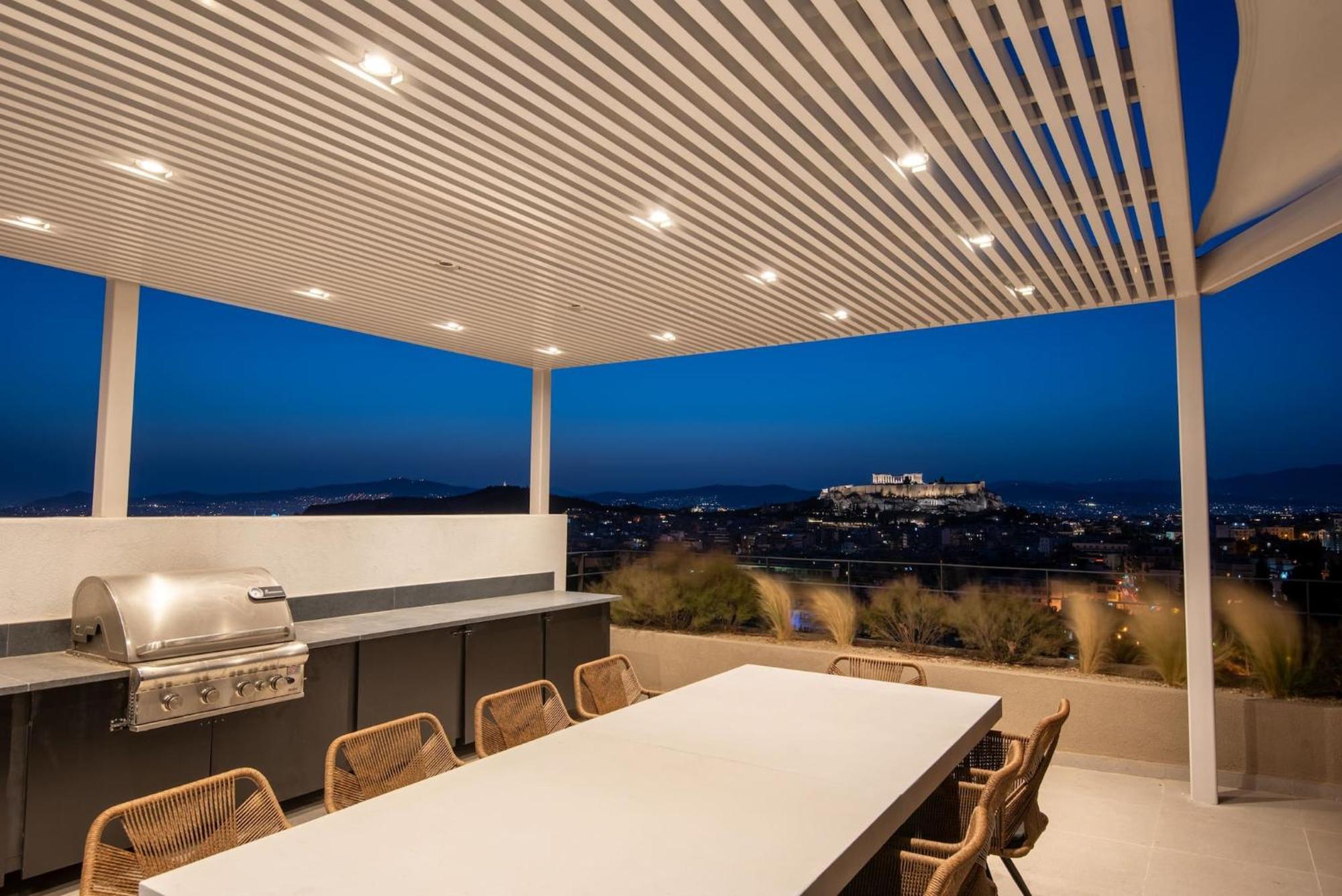 Urban Apt With Stunning Acropolis View & Roofdeck เอเธนส์ ภายนอก รูปภาพ
